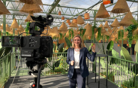 Presentatrice Laurien Midden Nederland Hallen